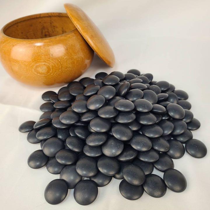 良品】日向特製 本蛤碁石 本那智黒 本蛤白 35号 36号 木製栗碁笥大付き