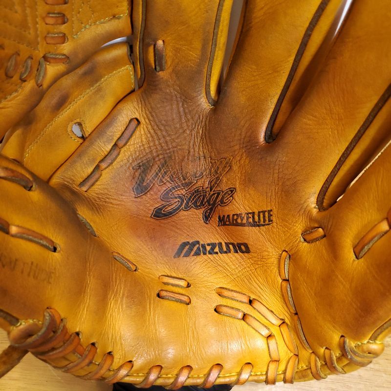 ミズノ ビクトリーステージ マーベライト Mマークラベル Mizuno ミズノ ビクトリーステージ マーベライト Mマークラベル Mizuno