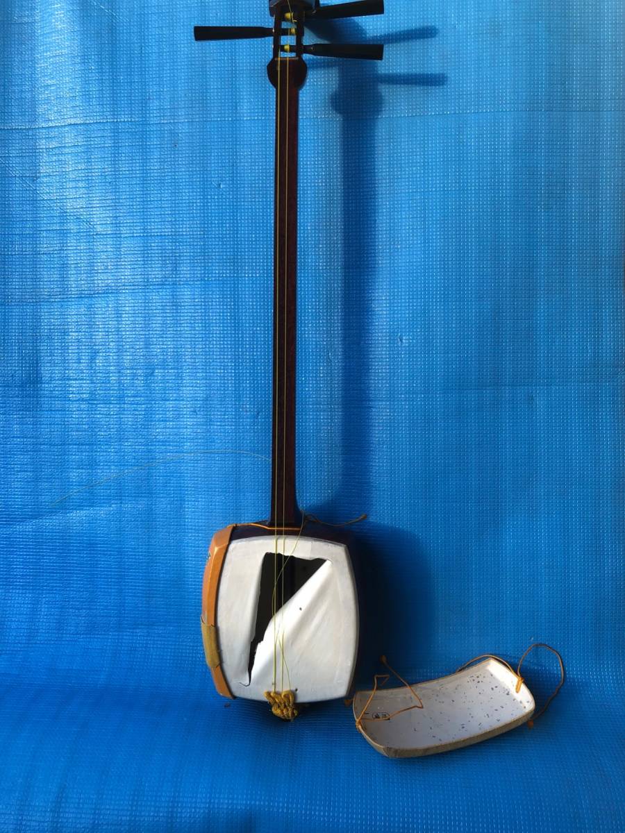 No563】三味線② 全長 約95cm ハードケース付き 和楽器 現状品