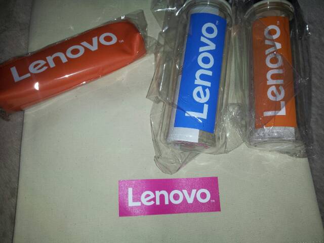 非売品Lenovo Japan レノボ オリジナル グッズ4点セット（クラッチバッグ、ペンケース クリアボトル2個）※本文必読でお願い致します_画像1