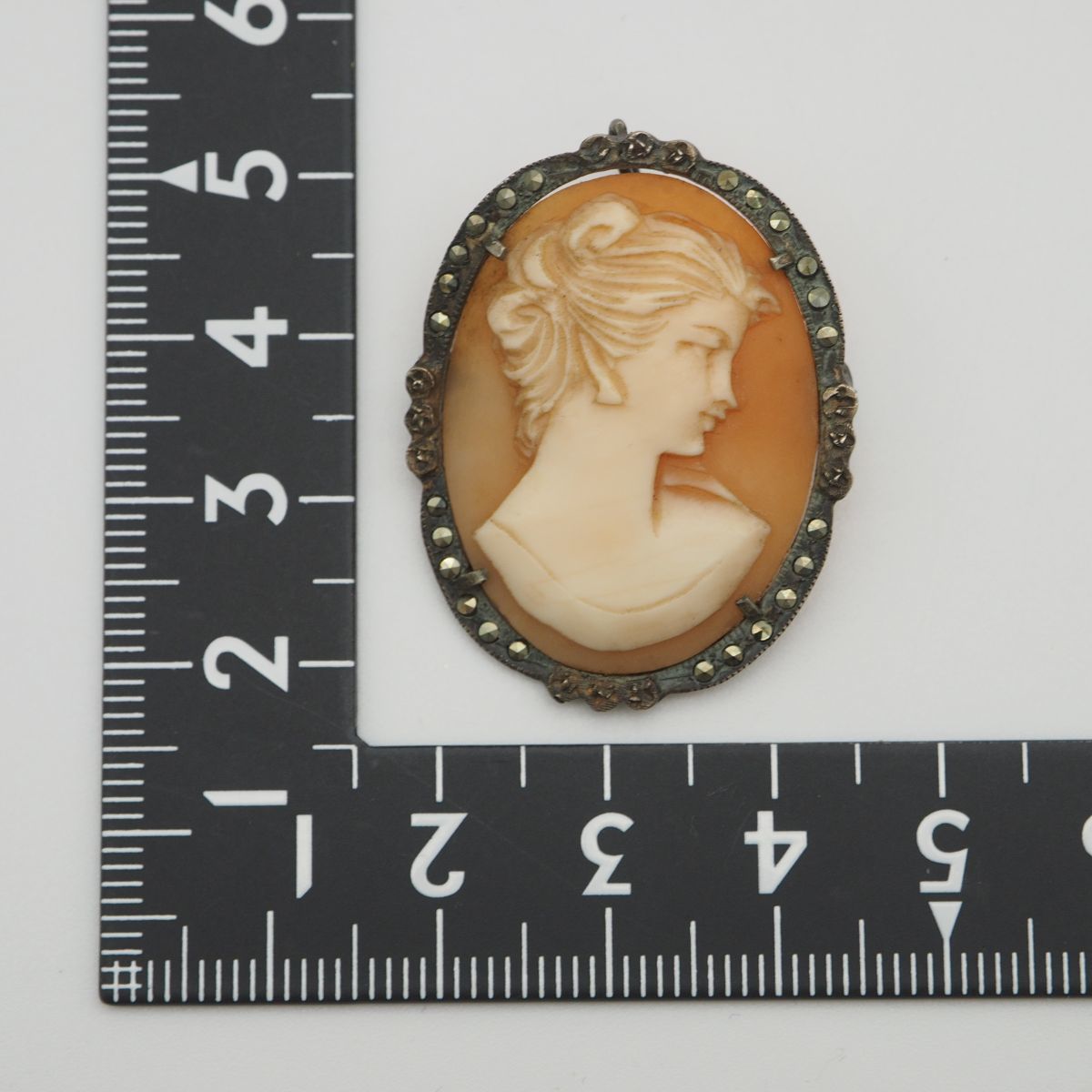 M366 シェルカメオ 800刻印 ブローチ 女性横顔 デザイン M366 シェルカメオ 800刻印 ブローチ 女性横顔 デザイン