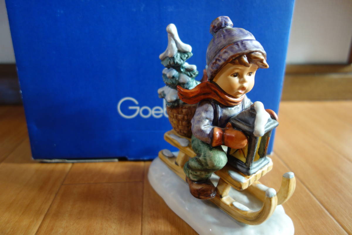 Ｇoebel Hummel ゲーベル フンメルドール “RIDE INTO CHRISTMAS” 大 # 396 廃盤　クリスマス　ソリに乗った少年_画像2