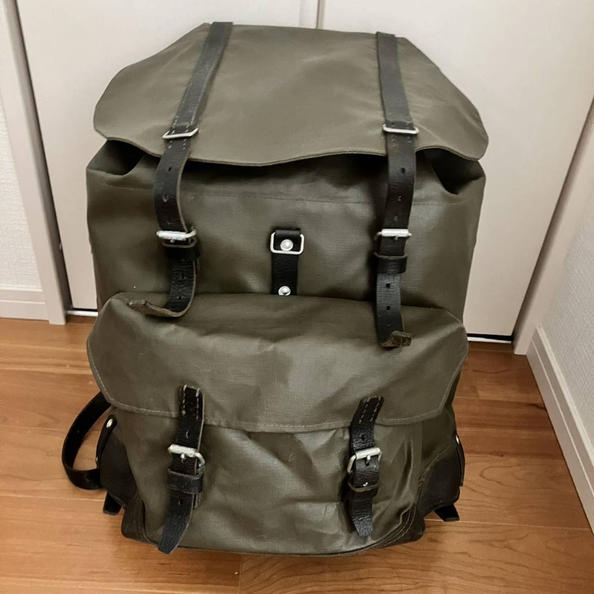 ぽっきりSALE対象 スイス軍 リュックサック ごま塩 実物 バックパック