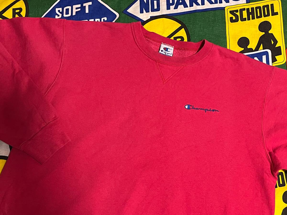 ☆シンプルさが◎な1枚でオススメ☆Made in USA製アメリカ製Championチャンピオンビンテージロゴ刺繍スウェットシャツ90s90年代ピンク単色のサムネイル