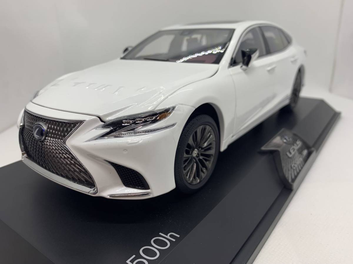 レクサス特注 1/18 レクサス LEXUS LS500h ホワイト J01-3-004