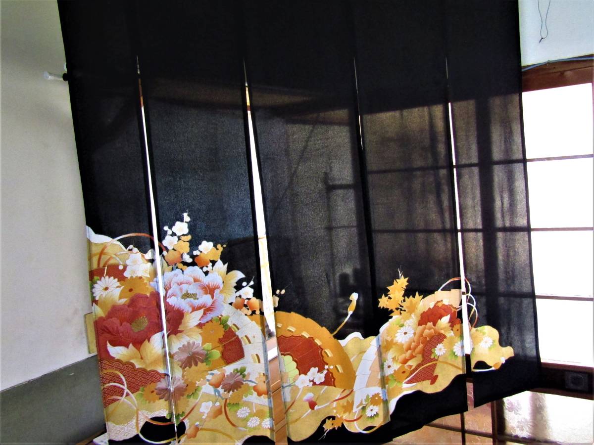 刺繍 花 帯紐 お部屋のインテリア 暖簾 シルク着物リメイク 刺繍 花 帯紐 お部屋のインテリア 暖簾 シルク着物リメイク