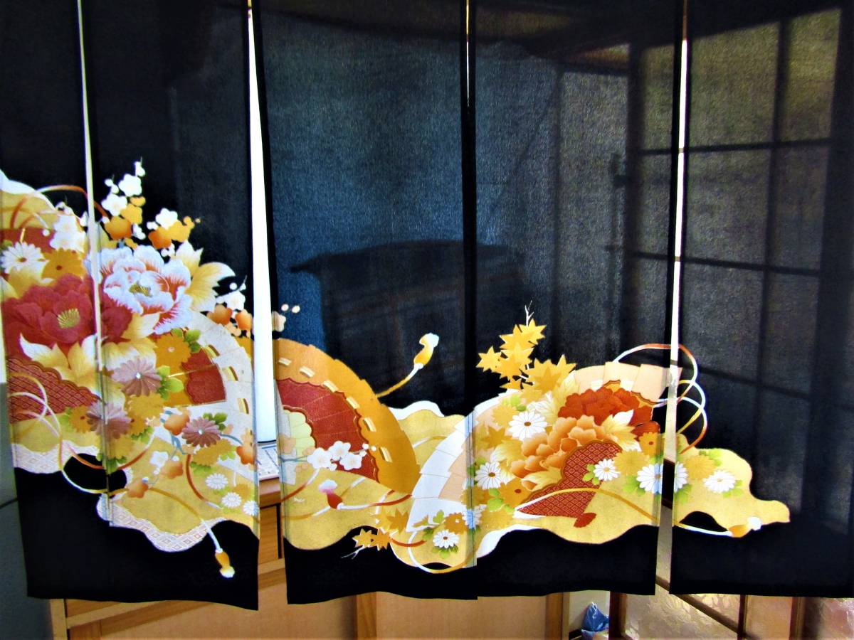 刺繍 花 帯紐 お部屋のインテリア 暖簾 シルク着物リメイク 刺繍 花 帯紐 お部屋のインテリア 暖簾 シルク着物リメイク