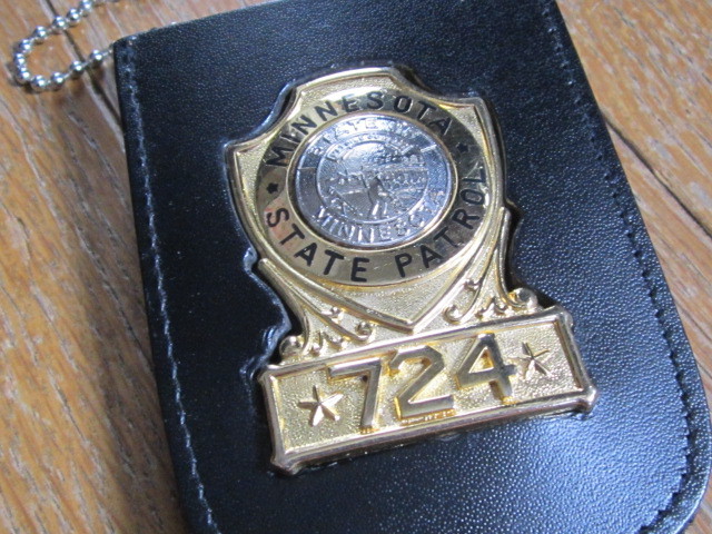 ポリスバッジ　ミネソタ州州警察