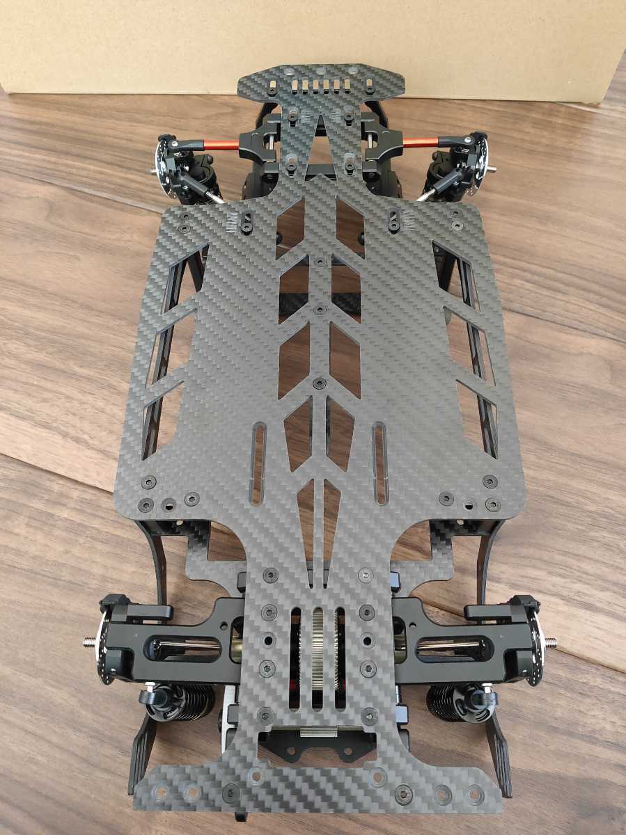 Curiosity 1/10RWDドリフトシャーシ IKAZUCHI RhinoRacing Curiosity 1/10RWDドリフトシャーシ IKAZUCHI RhinoRacing