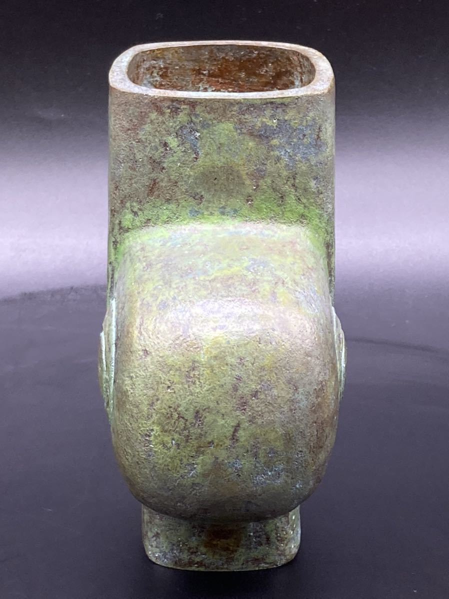 ブロンズ花瓶　在銘　日展作家　日本美術　銅花瓶 サイズ12.5-10.5-6cm 重さ924g_画像4