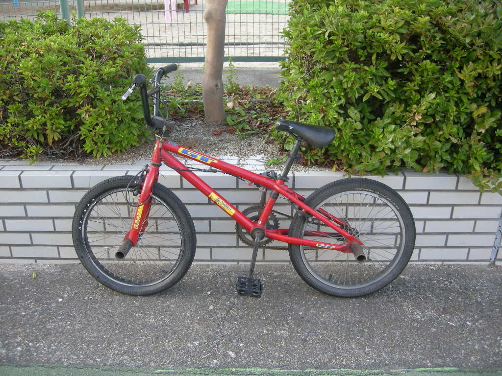 マニアの方に!!GT,オールドBMX、ジャイロシステム、ペグ4本