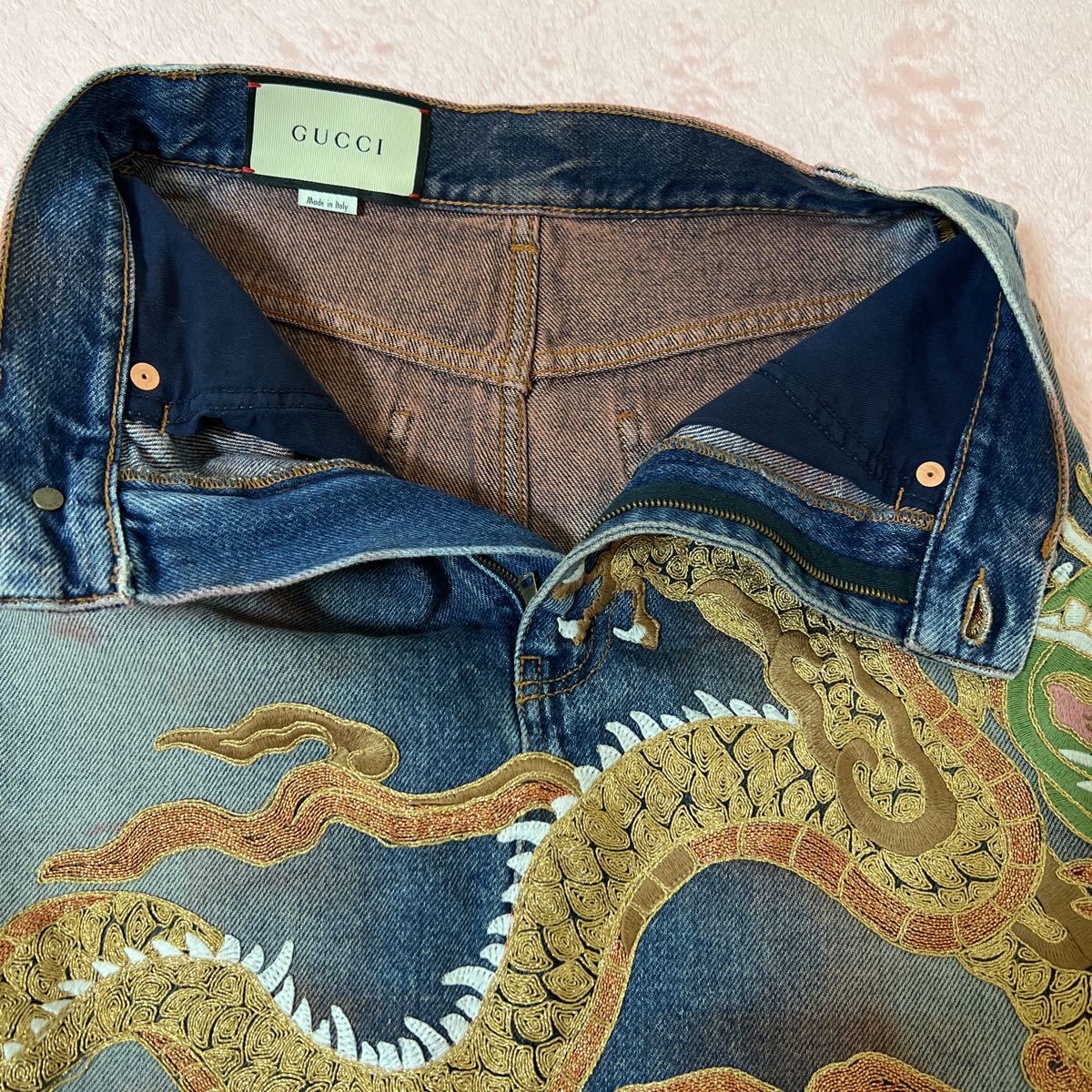 SALE【国内発送】GUCCI ドラゴン刺繍デニムスカート 極美品】GUCCI グッチ デニムスカート ドラゴン刺繍 龍 36サイズ