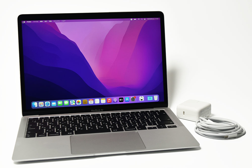 MacBook Air Intel core i3 充電回数20回程度-