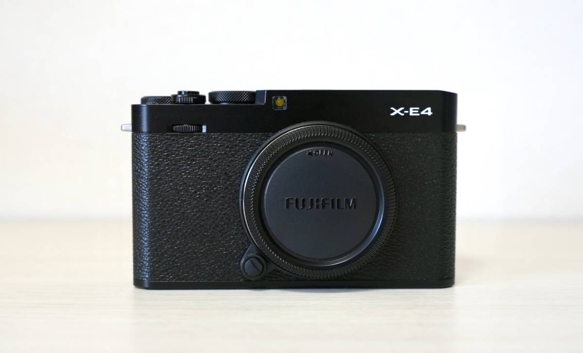 ヤフオク! - 【超美品】富士フイルム FUJIFILM X-E4 ボディ...