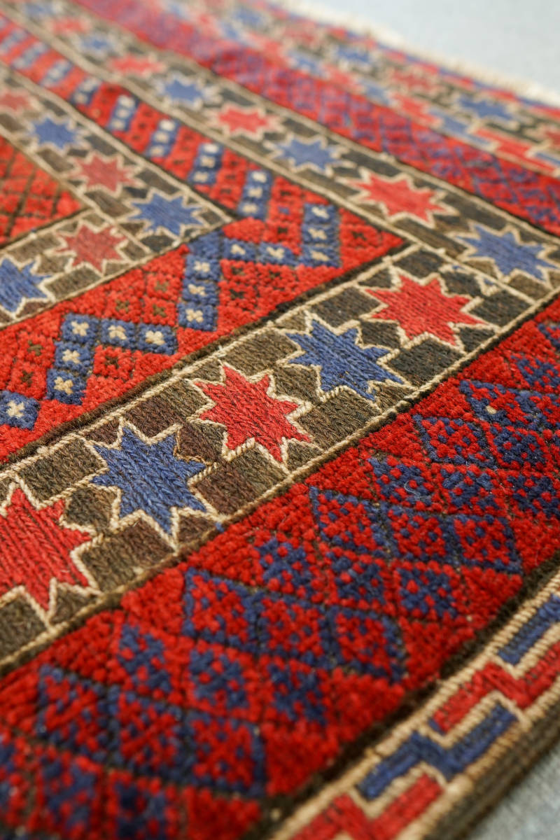 クリスマスローズ アフガニスタン マシュワニキリム 手織り絨毯 size