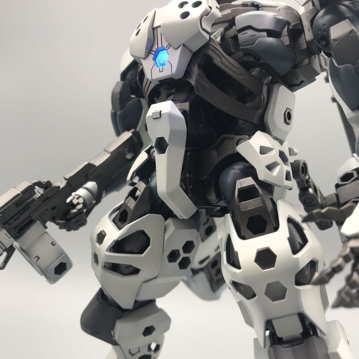 ヘキサギア ブイトール 全塗装済み 完成品 5