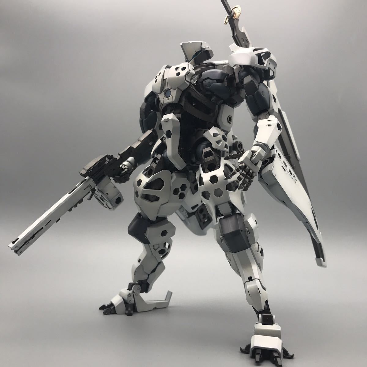 ヘキサギア ブイトール 全塗装済み 完成品 2