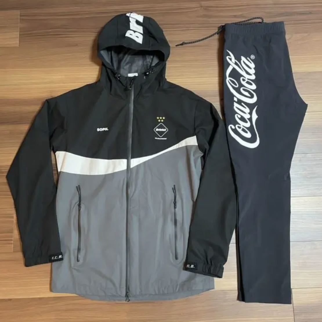 F.C.R.B. 20SS COCA-COLA WARM UP JK & PT コカ・コーラコラボ 上下L