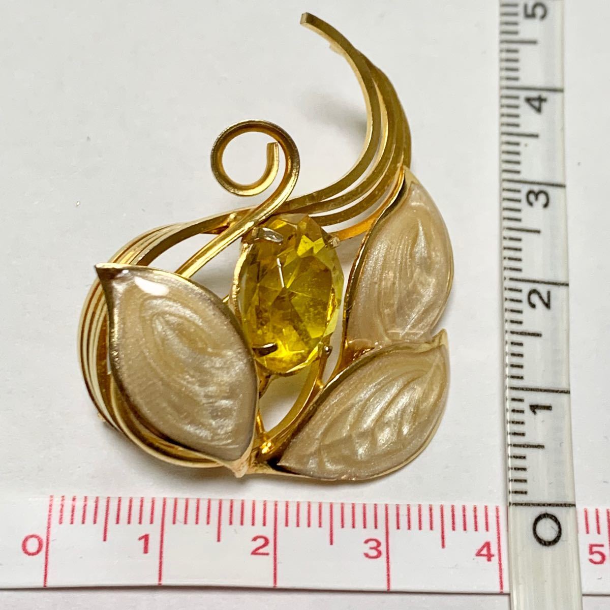 昭和レトロ レトロ アンティークブローチ5点セット キラキラ アクセサリー ゴールドカラー ブローチ アンティークアクセサリー