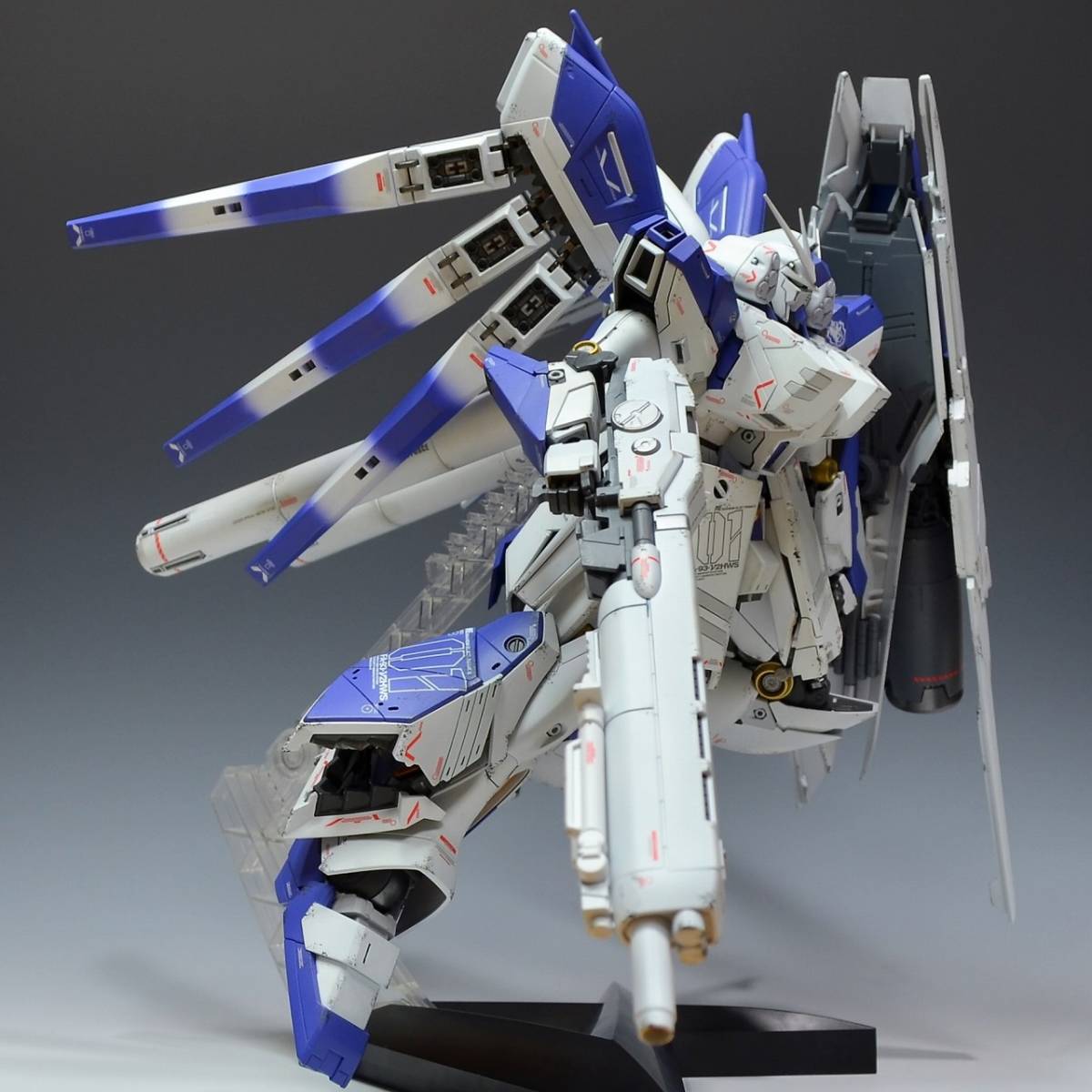 □MG Hi-νガンダム”Ver.Ka” H.W.S 改修塗装済完成品 の商品詳細