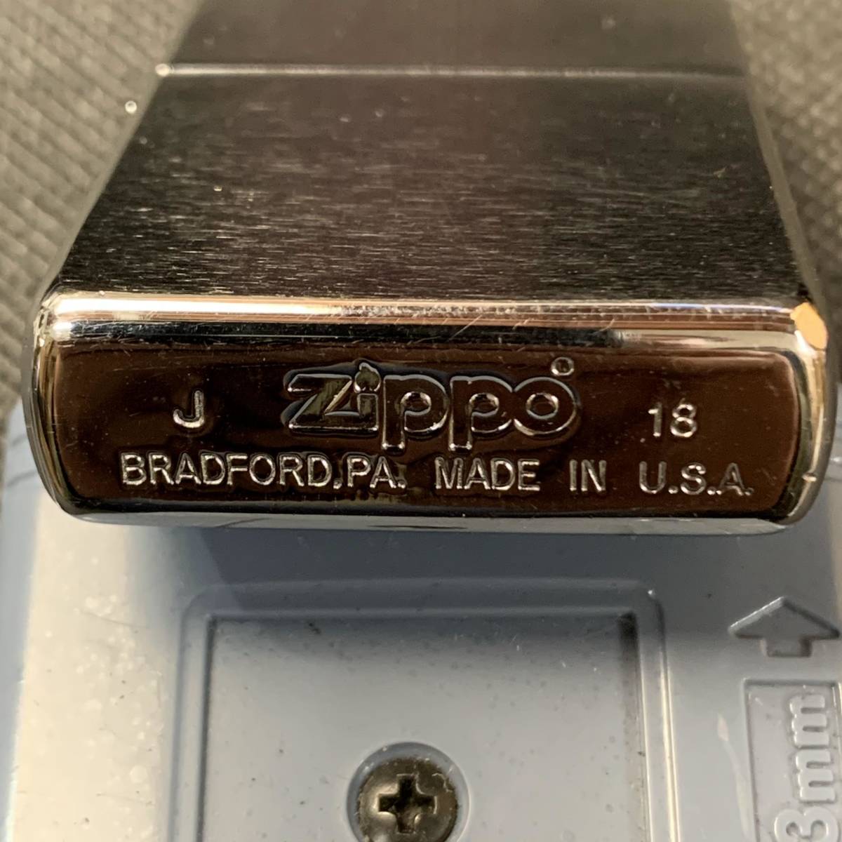 ZIPPO Brushed Chrome オイルライター　ブラッシュ・クローム プレーン　ジッポー　2018年製　Z8924_画像3