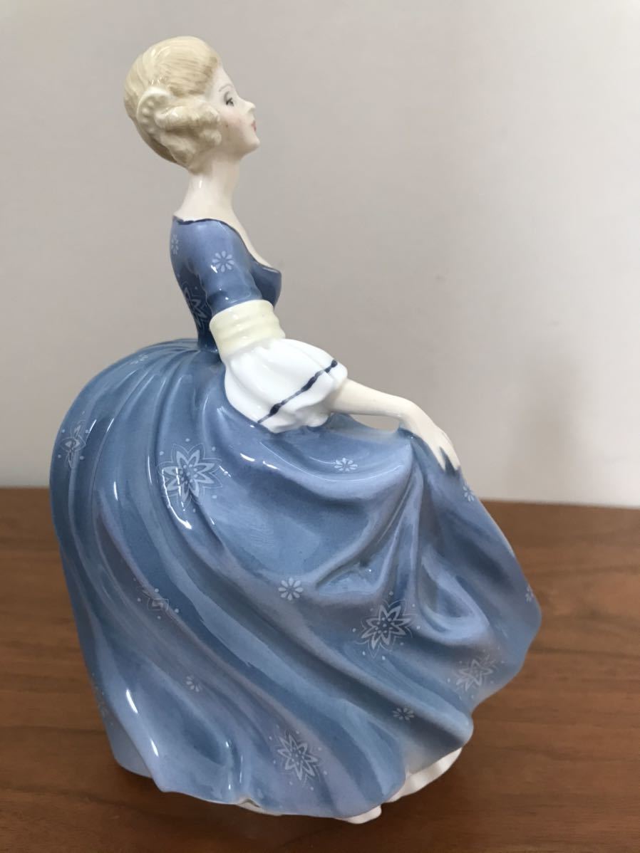 代引可】 Royal Doulton シンデレラ フィギュリン 陶器人形