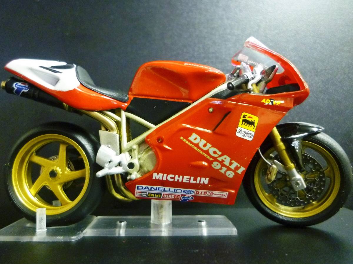イクソ 1/24 ドゥカティ 916 #2 スーパーバイク Ducati 916 SUPERBIKE ドカティ カールフォガティ 1994 ixo製品の画像4