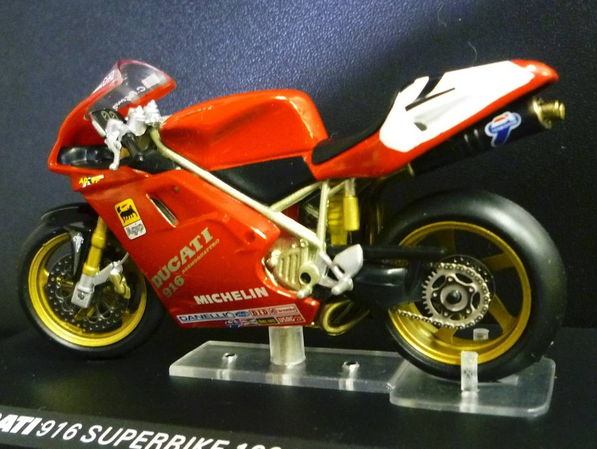 イクソ 1/24 ドゥカティ 916 #2 スーパーバイク Ducati 916 SUPERBIKE ドカティ カールフォガティ 1994 ixo製品の画像5