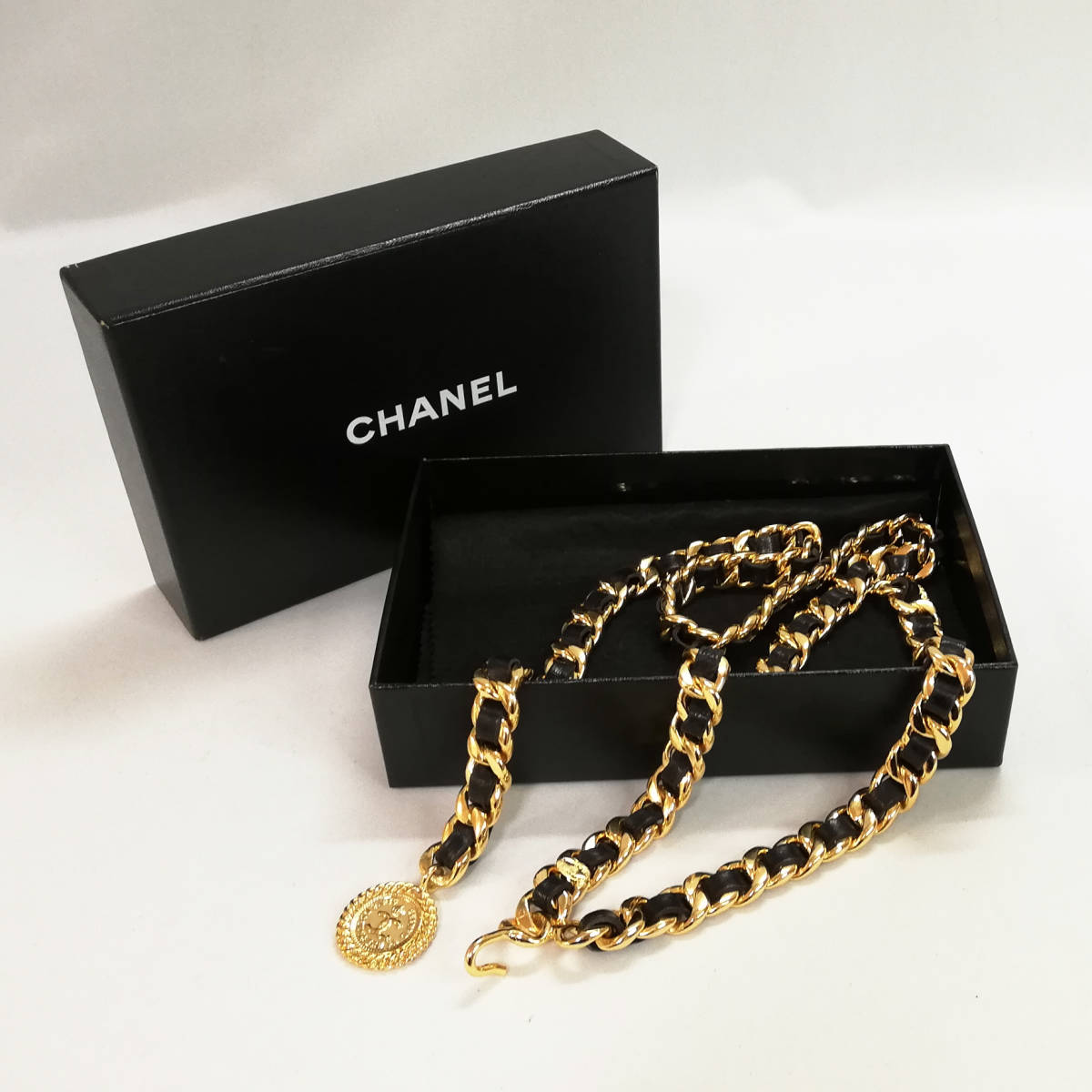 美品】シャネル（CHANEL) チェーンベルト レザー ゴールド ブラック-