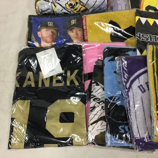 1 jpy ~ with translation Professional Baseball Hanshin Tigers muffler towel #4 on book@, Orix Buffaloes face towel #19 money etc. 