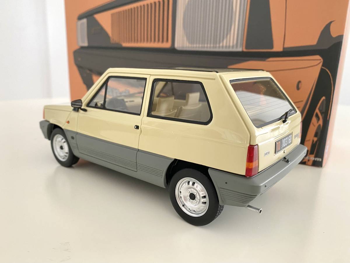 1/18 laudoracing models Fiat Panda 45 1980 Color : Beige Fiat Panda 2.FF