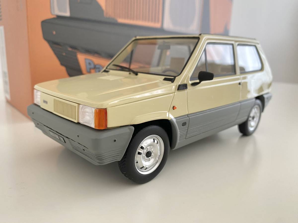 1/18 laudoracing models Fiat Panda 45 1980 Color : Beige フィアット パンダ 2駆 FF