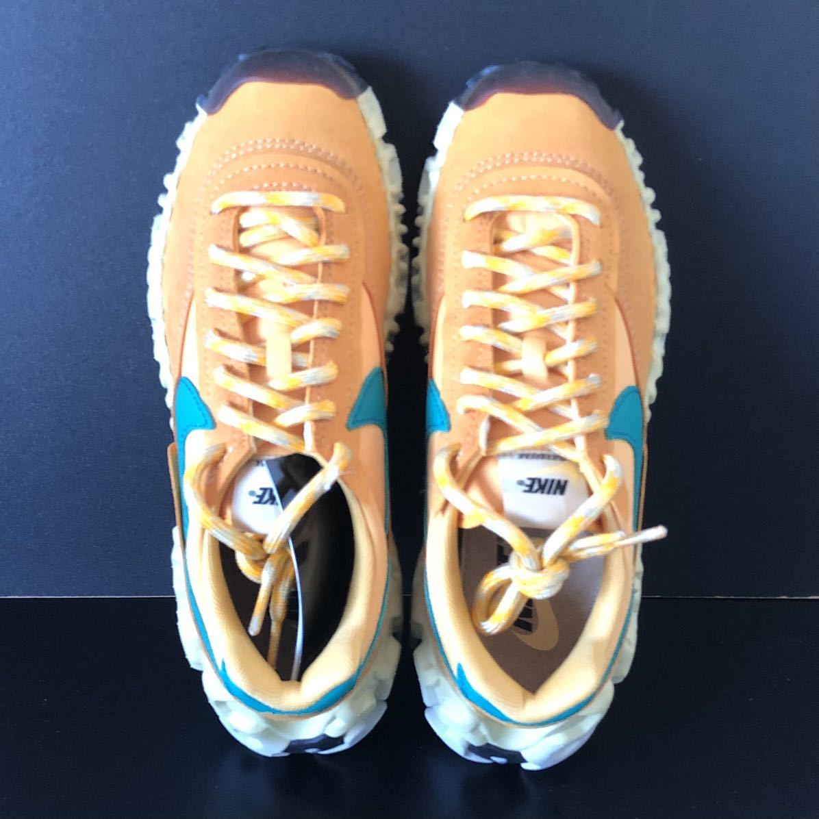 世界的に有名な NIKE OVERBREAK SP