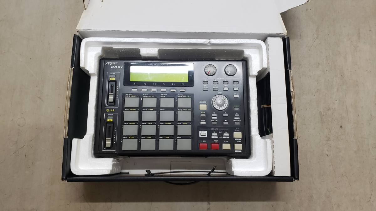 メンテ済み!!☆AKAI MPC1000BK-N☆JJOS フルメモリ128MB MPC3000等の大
