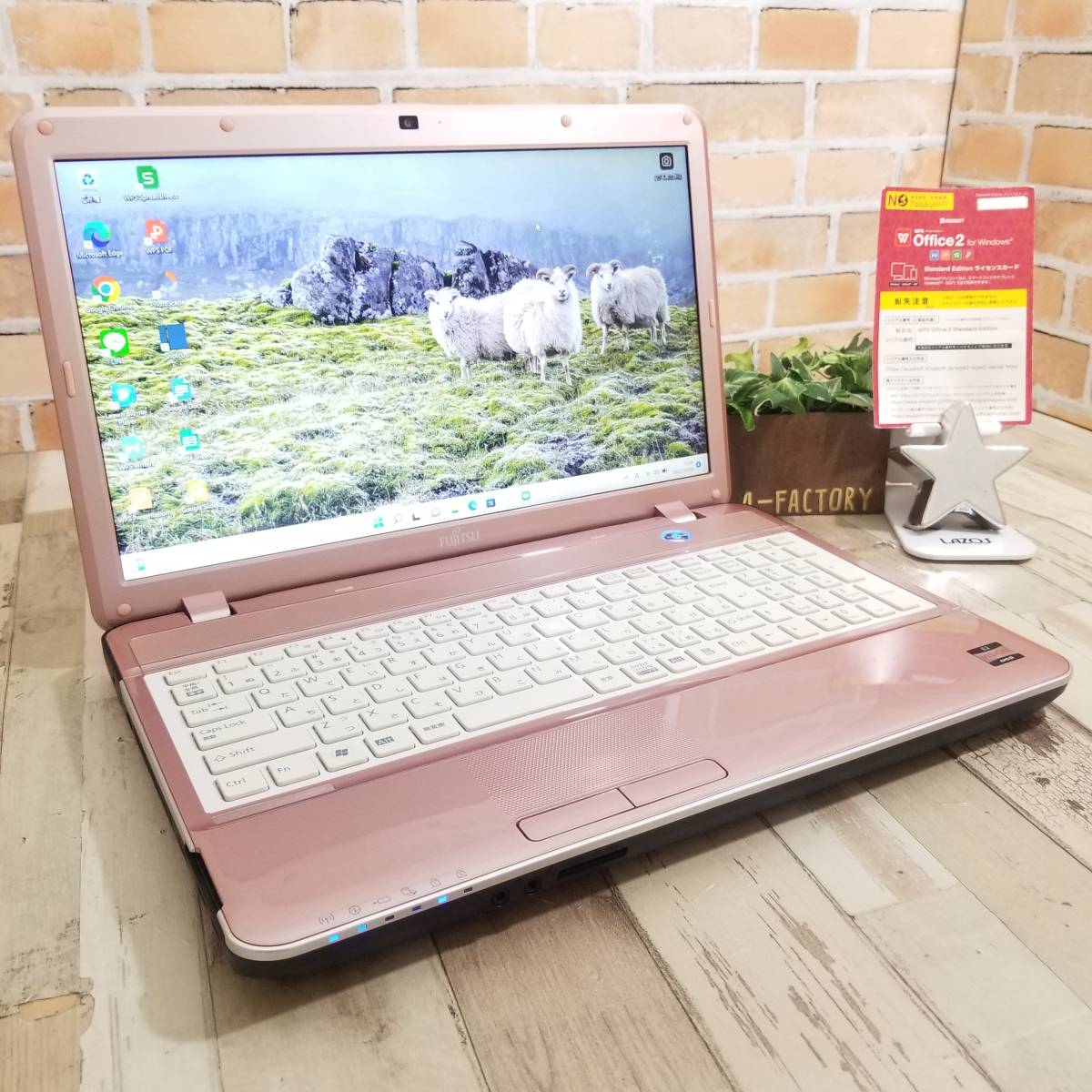 ☆超美品・即決特典あり☆爆速SSD240GB/メモリ4GB/Wi-Fi/Webカメラ/Blu