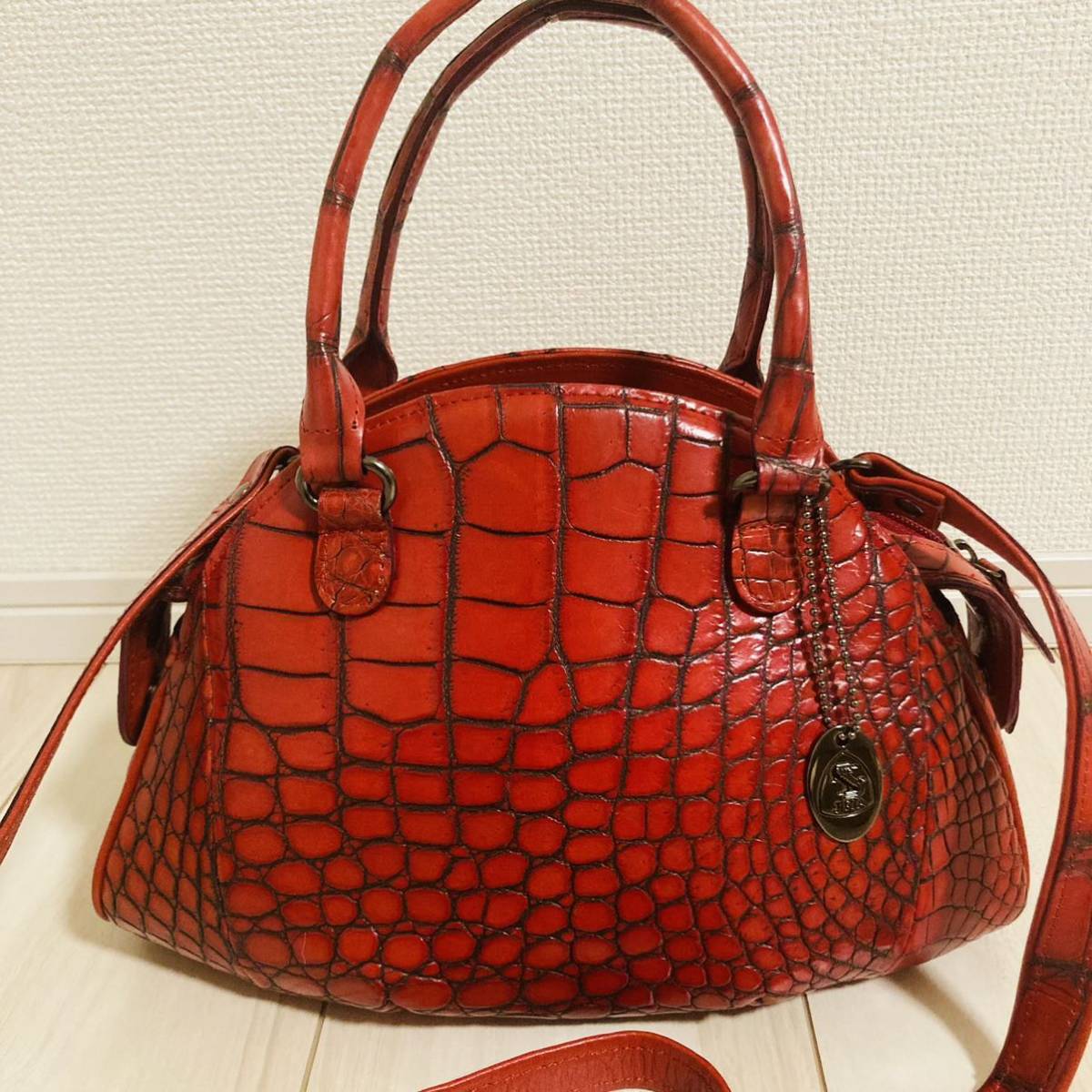 未使用品 JRA認定 2way クロコダイル クロコ 鰐革 ワニ 目地染め 赤 RED ショルダーバッグ ハンドバッグ 日本製 斜め掛け マット加工 未使用品 JRA認定 2way クロコダイル クロコ 鰐革 ワニ 目地染め 赤 RED ショルダーバッグ ハンドバッグ 日本製 斜め掛け マット加工