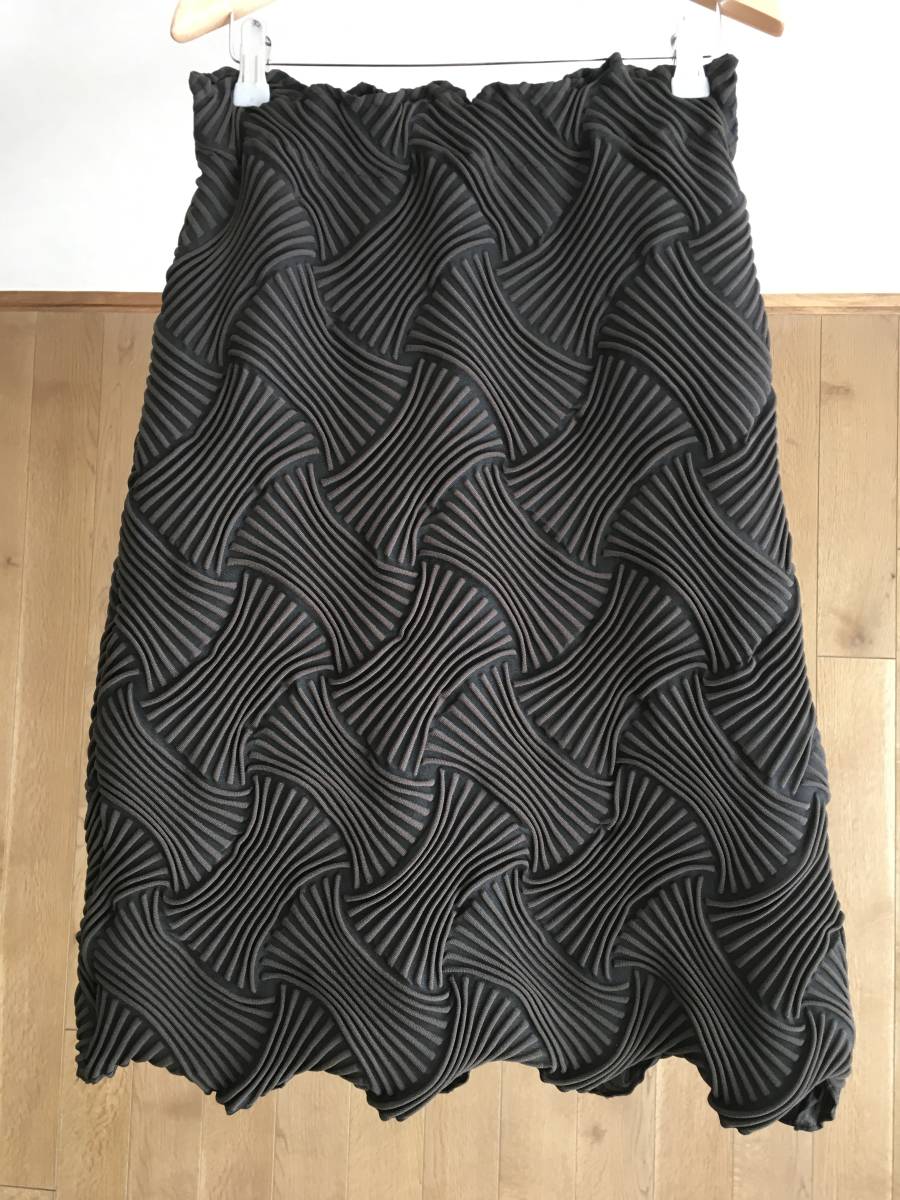 定番人気 《美品》ISSEY MIYAKE プリーツプリーズ 大きいサイズ
