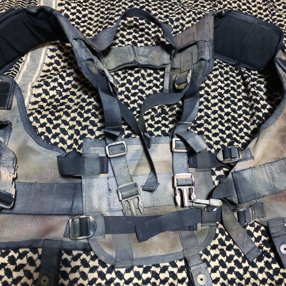 SOE DEVGRU タクティカルベスト | ticontrack.com