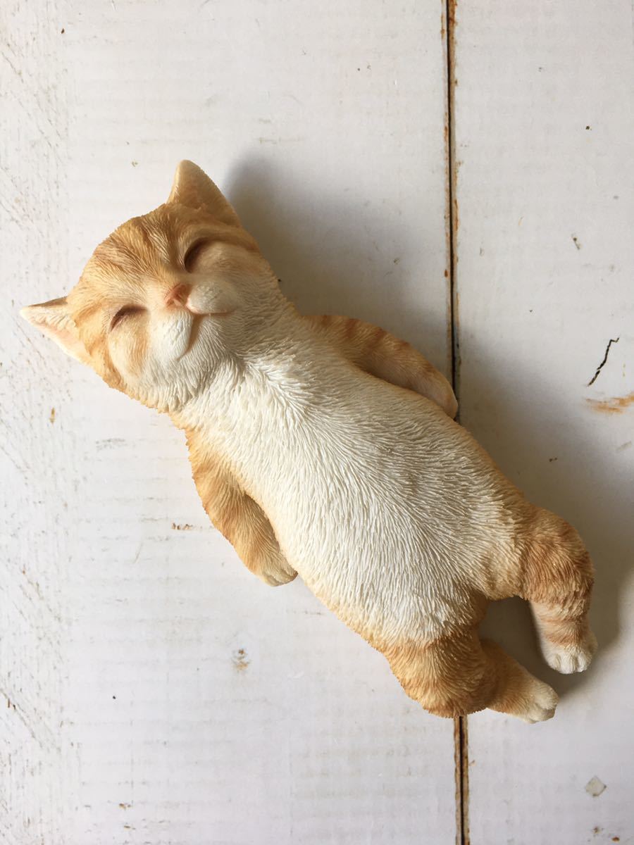 最も優遇 セール品 すやすや眠る 可愛い インテリア リアルなミニ猫 赤