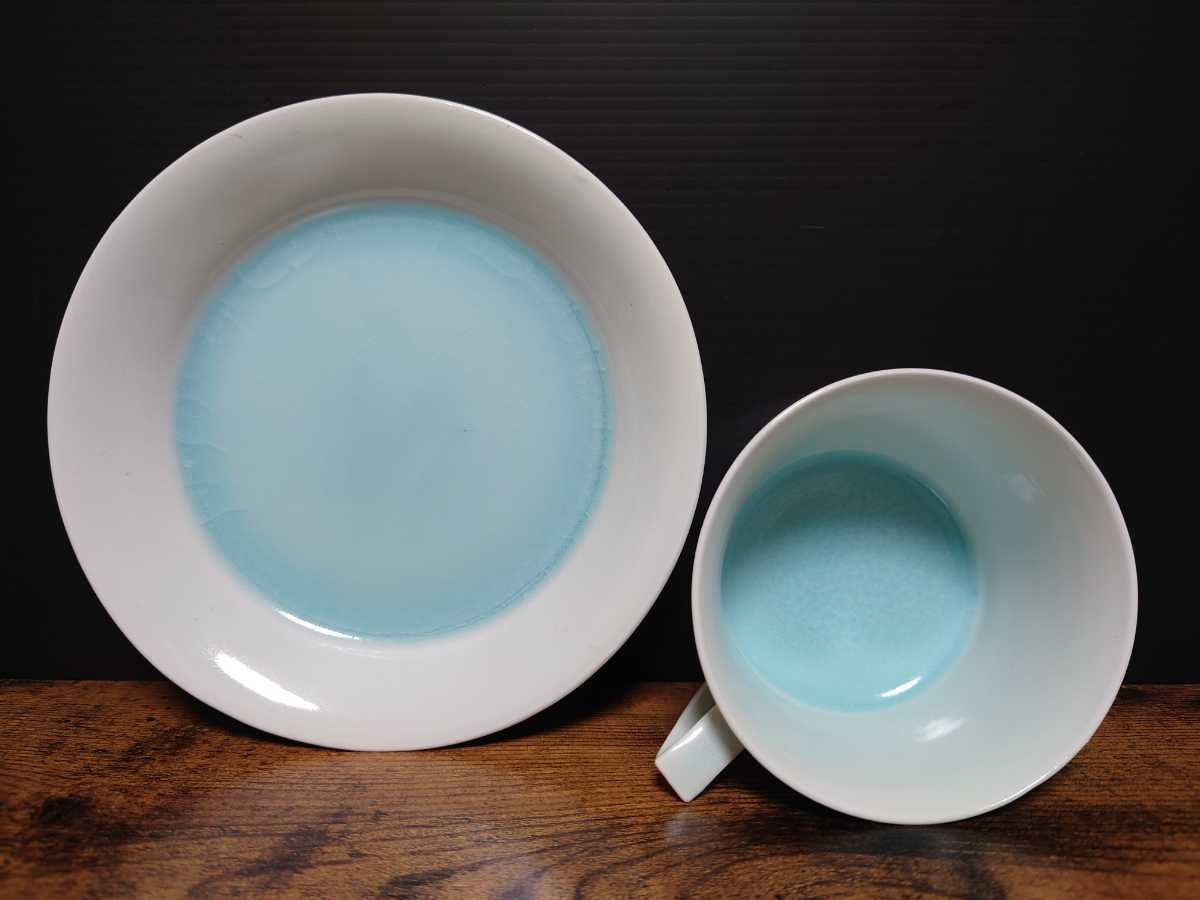 [ Kubota thickness .] blue white porcelain . plate also box also cloth cup and saucer ②