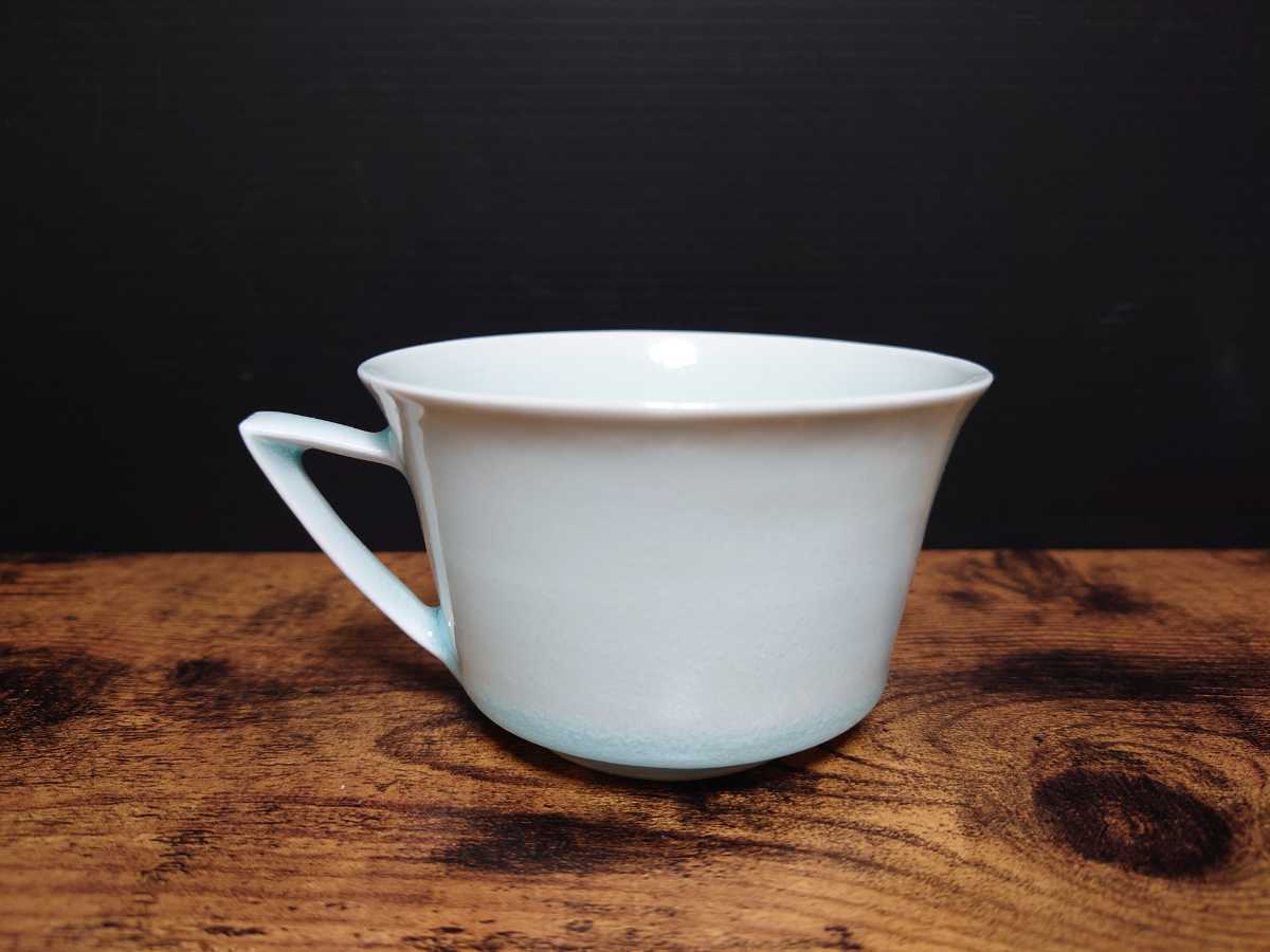 [ Kubota thickness .] blue white porcelain . plate also box also cloth cup and saucer ②