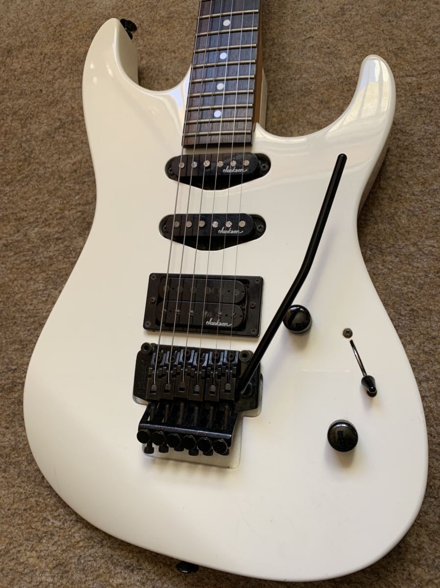 CHARVEL DINKY DK3-1 シャーベル ディンキー ホワイト CHARVEL DINKY DK3-1 シャーベル ディンキー ホワイト 商品細節