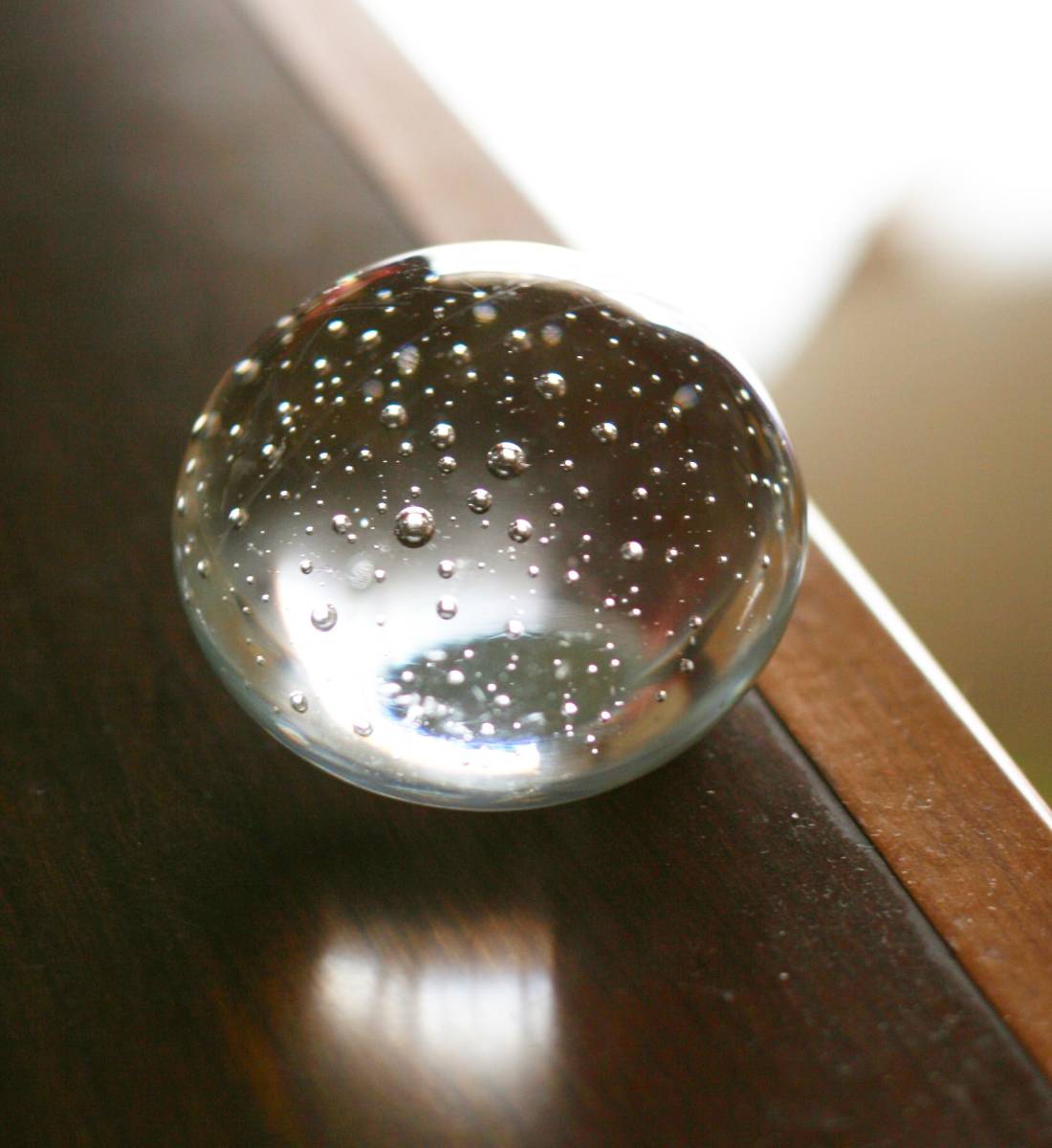 ペーパーウェイト ガラス製 オブジェ 置物 ガラス玉 気泡 文鎮の画像1