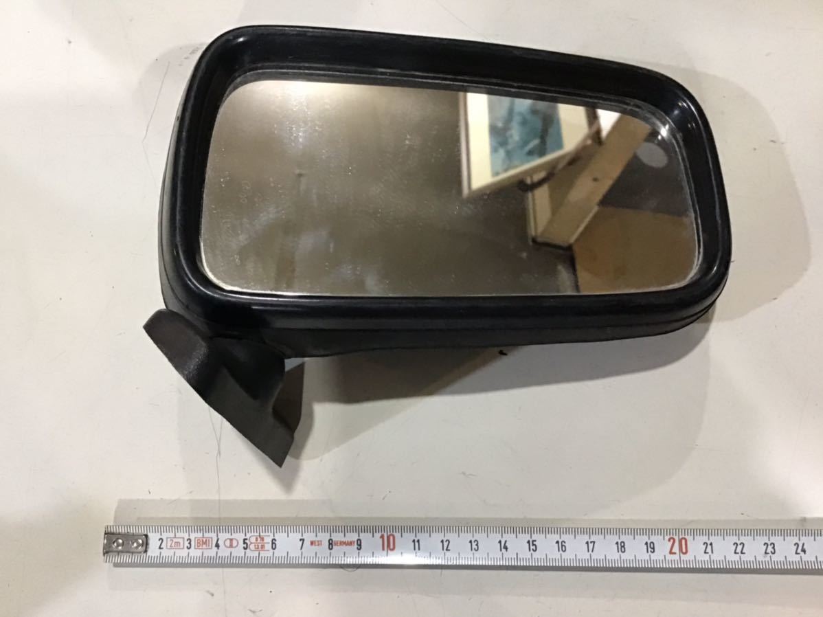 ku35 Datsun 520,620 export for right door mirror used 