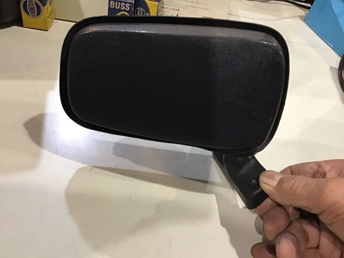 ku35 Datsun 520,620 export for right door mirror used 