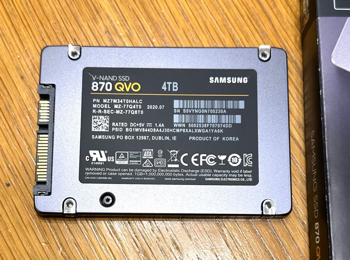 Samsung 870 QVO 4TB 2.5インチ SSD MZ-77Q4T0