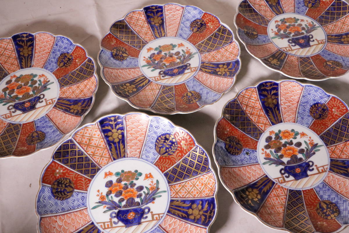 古伊万里 【T22 金彩色絵古紋地花壷菊割皿 5客