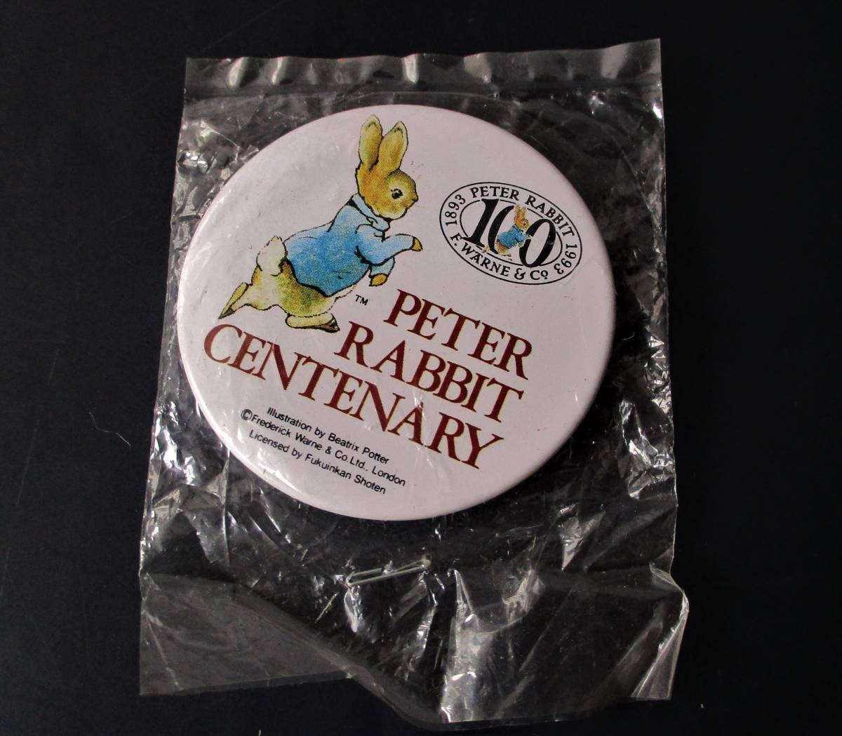 * не использовался * Peter Rabbit 100 anniversary commemoration жестяная банка значок *1893-1993