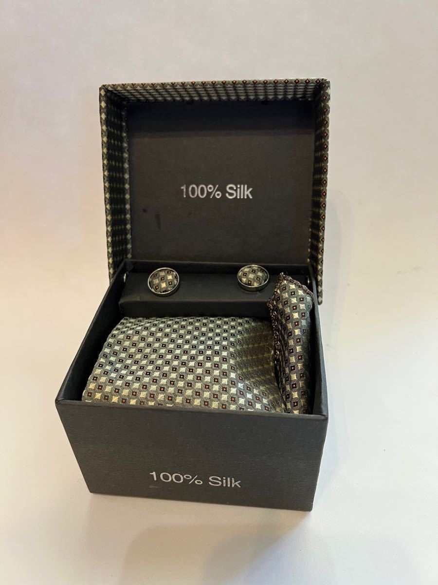 新品　100%シルク　ネクタイ チーフ カフス タイピン4点 セット メンズ ネクタイ ポケットチーフ