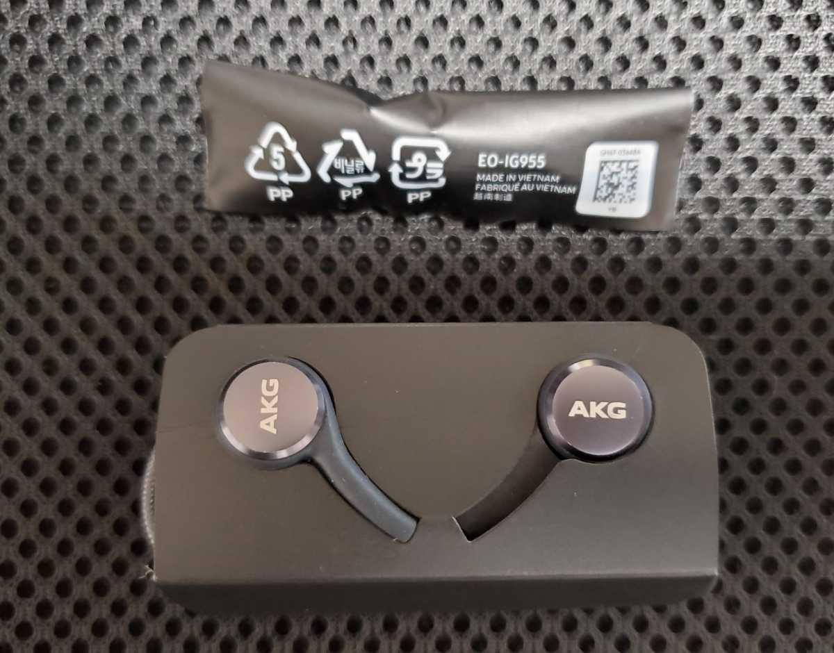 純正品 新品 即決 AKG アーカーゲー イヤホン Galaxy S9 付属品